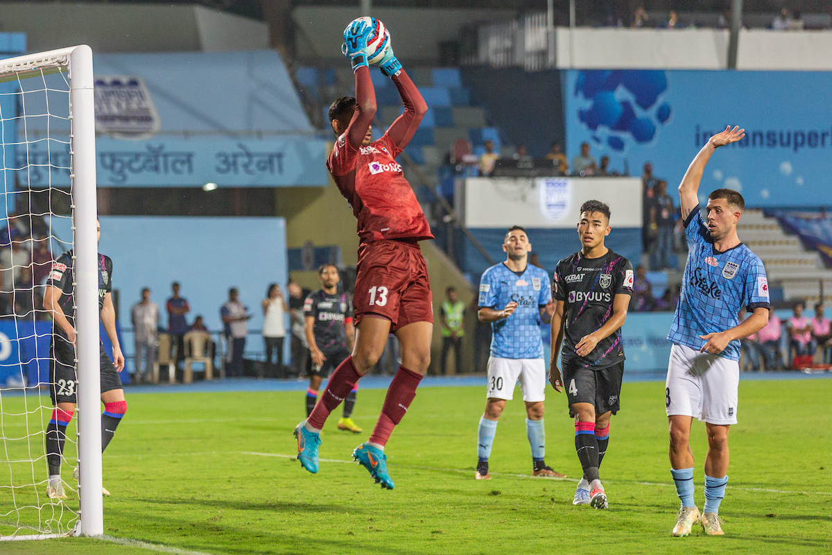 Mcfc Vs Kbfc Highlights Mumbai City Fc Run Riot Against Kerala