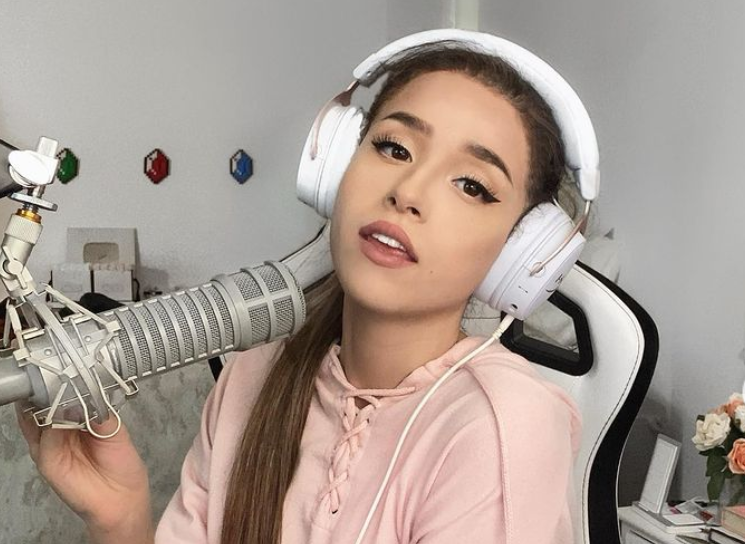 Pokimane Becomes The Th Most Watched Female Twitch Streamer Get List