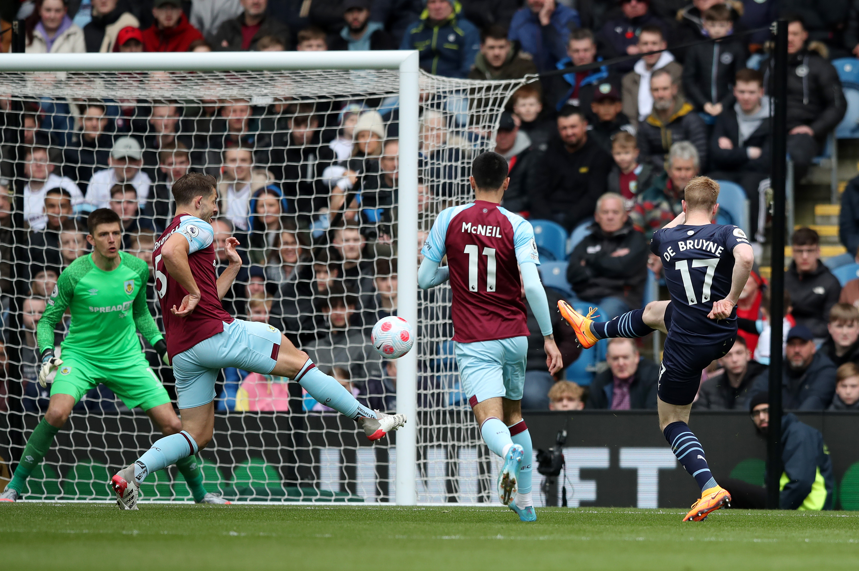 Лига сити. Man City Burnley. Манчестер Сити Манчестер. Чемпионат Англии – Манчестер Сити. Футбол матч Ливерпуль.