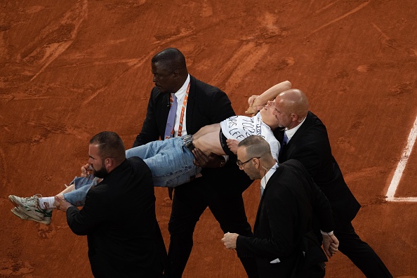 Environmental activist disrupts French Open semi-final