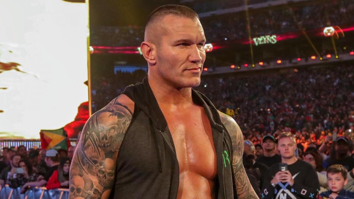 WWE News: Randy Orton Spotted in public during injury hiatus: WATCH: Photo