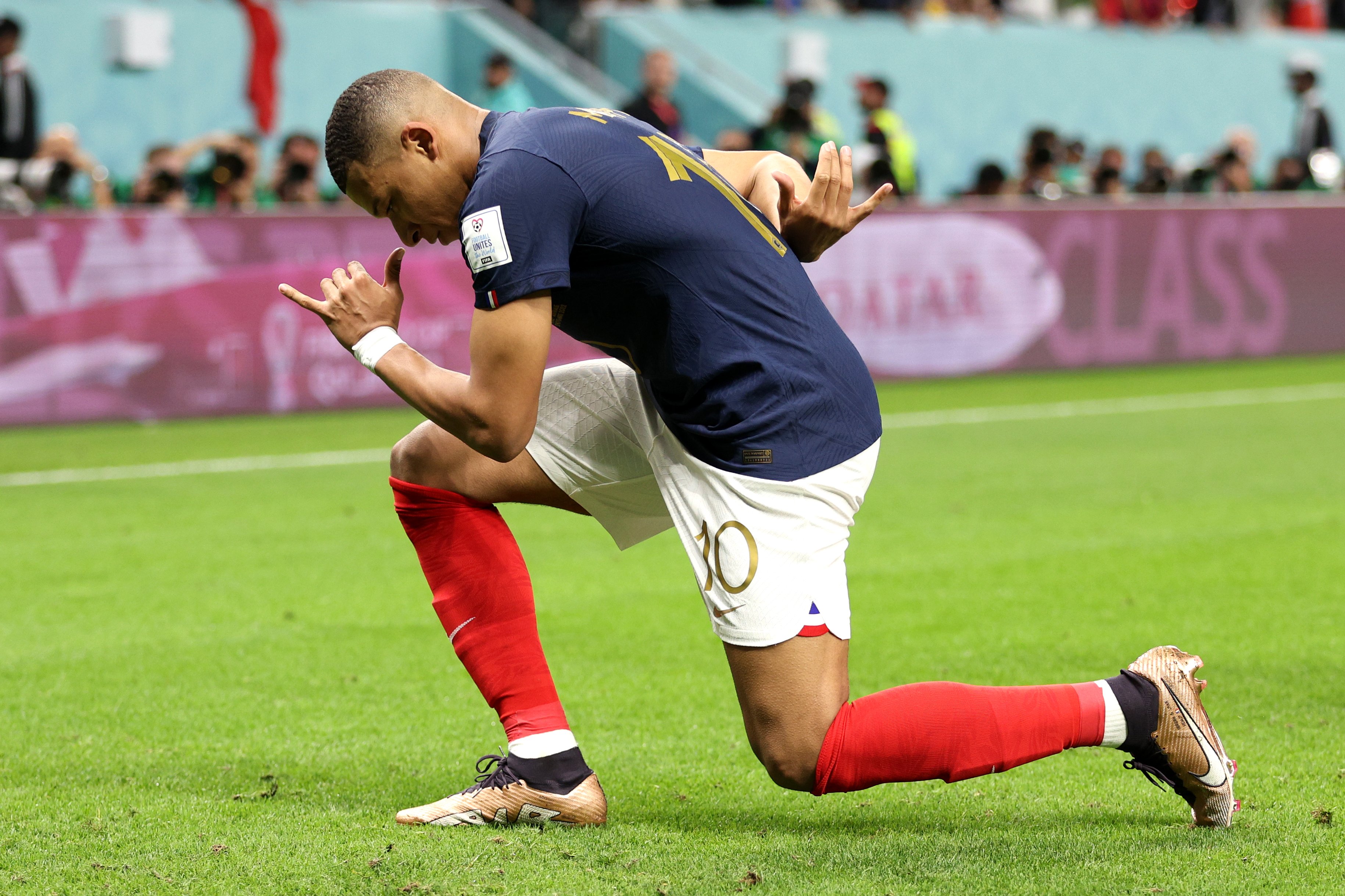Fifa Wc Golden Boot Kylian Mbappe Pips Lionel Messi To Win Golden Boot Race With Stunning Wc