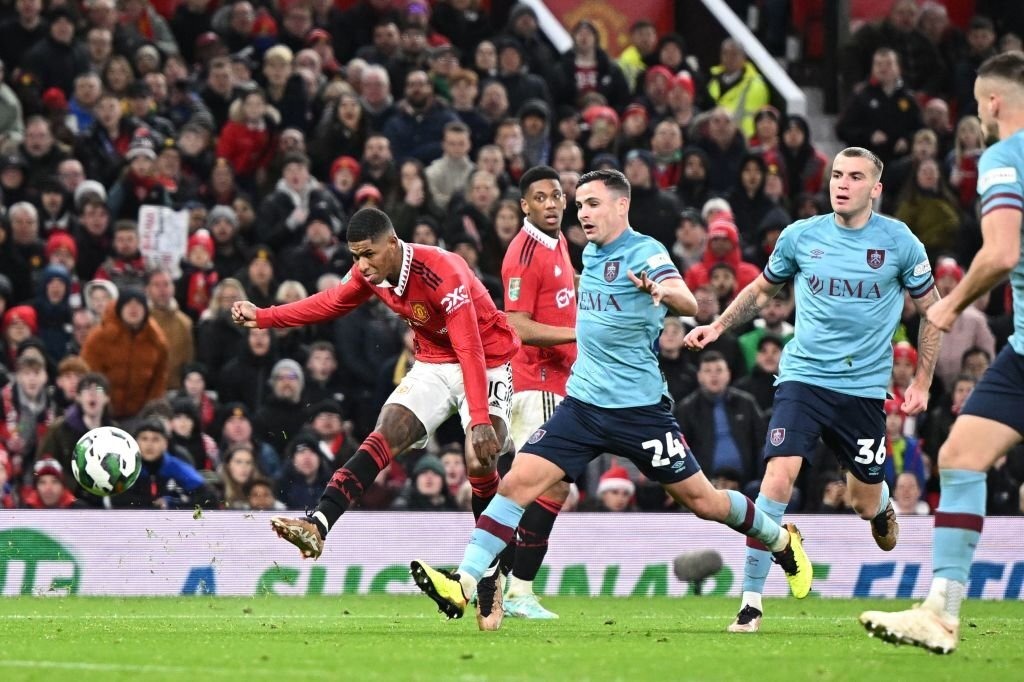 Man United vs Burnley HIGHLIGHTS Eriksen, Rashford DUAL strikes Help