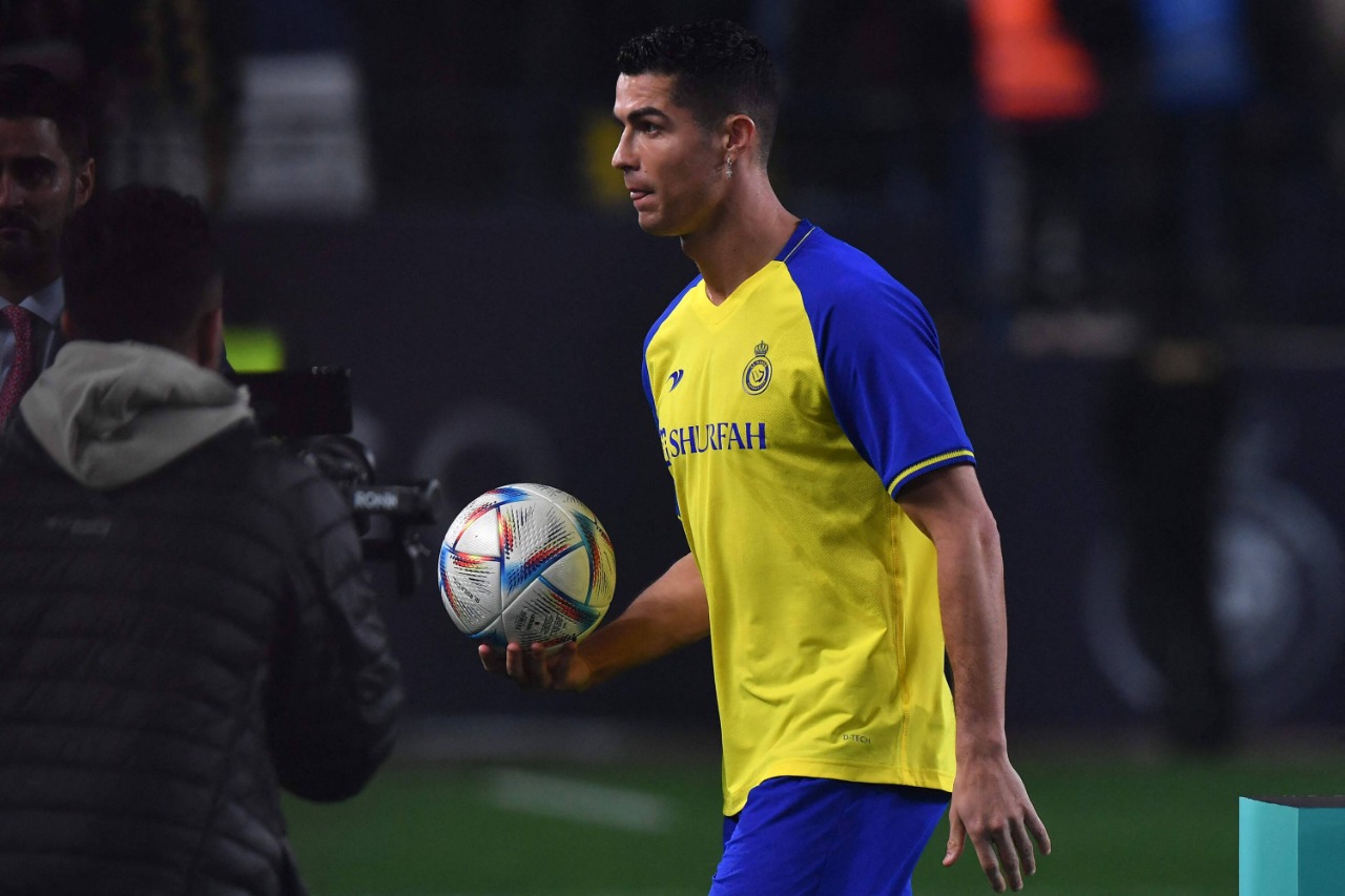 Ronaldo's Saudi debut on hold over player quota