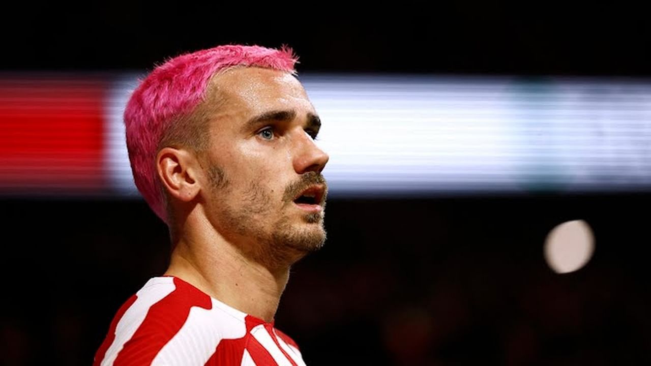 Video Barcelonas Griezmann dons braids in new hairstyle