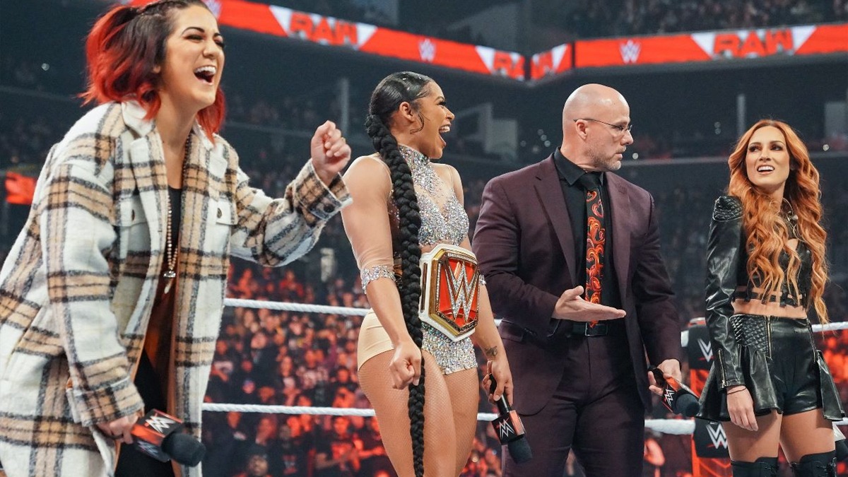 WWE Raw: WWE Raw Women's Champion Bianca Belair Dominates Becky Lynch ...