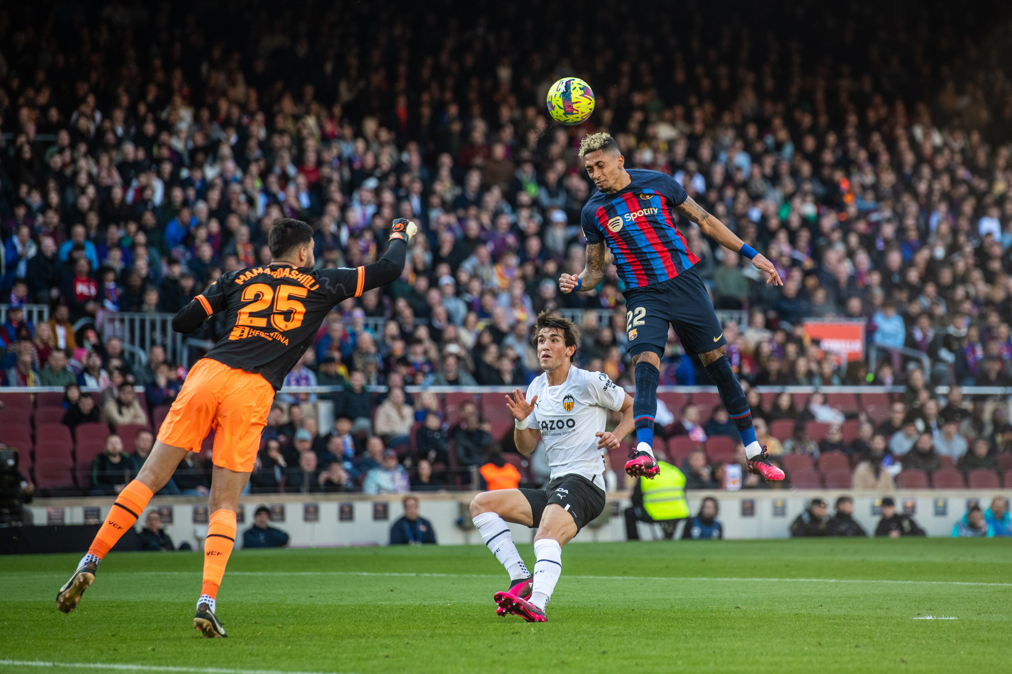 Barcelona vs Valencia Highlights10MAN Barcelona sail past Valencia to