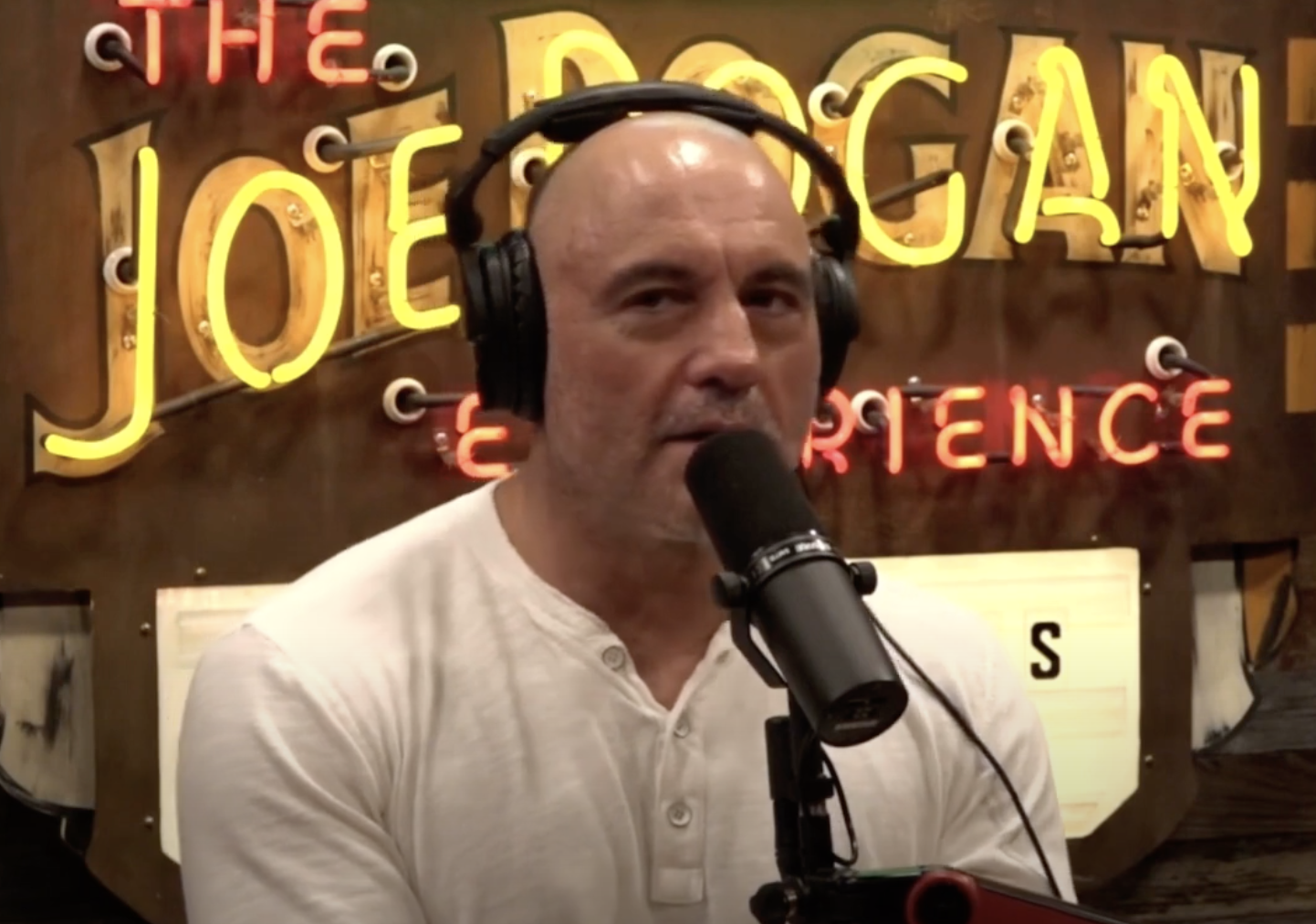 WWE: Joe Rogan Gets Honest On Uncanny Pro Wrestling Moments, Check UFC ...