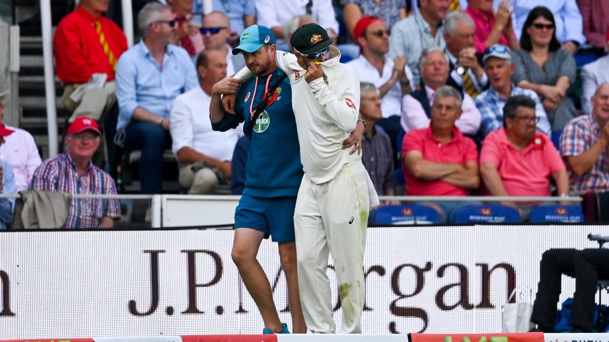 Nathan Lyon suffers calf injury