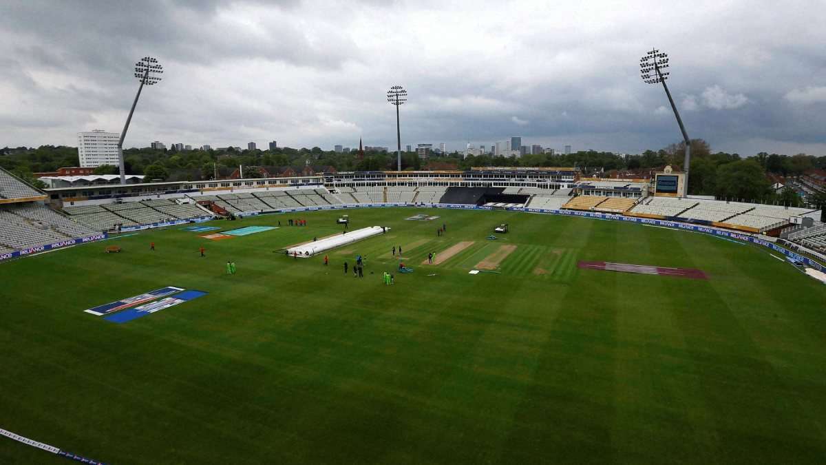 ENG vs AUS LIVE Score: Day 3 of play resumes, with Australia just 82 runs behind the hosts, but rain is predicted to ruin things