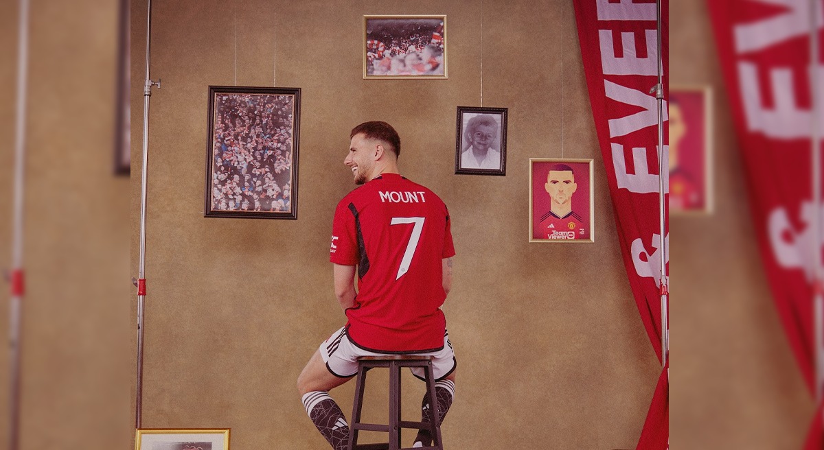 Cristiano Ronaldo is new Manchester United No 7! David Beckham to