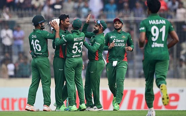 BAN vs SL LIVE Score: In Naagin derby (Bangladesh vs Sri Lanka), Injury-hit defending champions on backfoot vs Bangla Tigers. Watch LIVE here