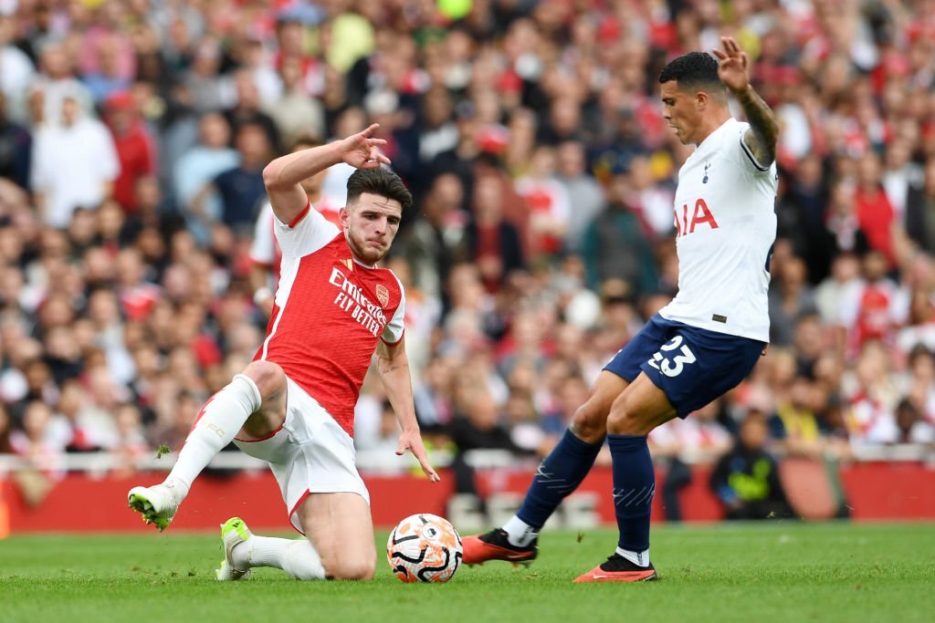 Son's double earns Tottenham 2-2 draw at Arsenal