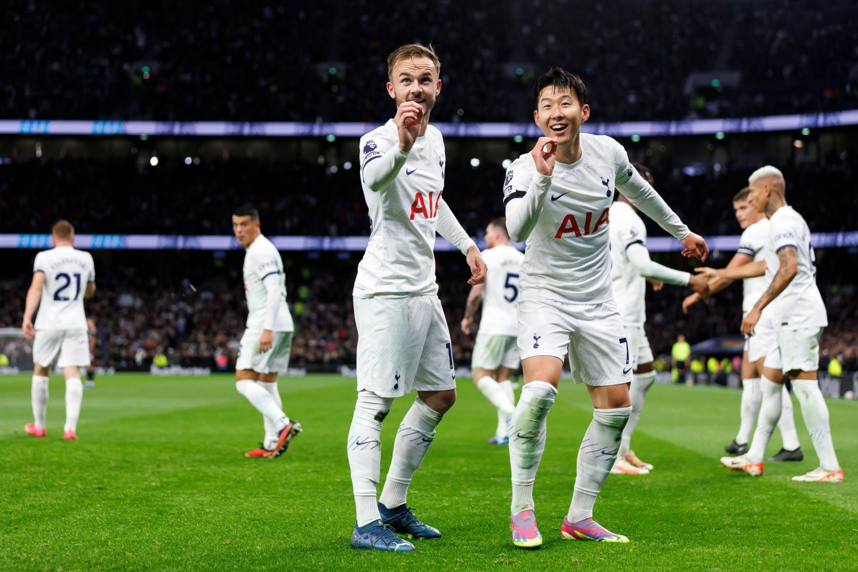 Spurs vs Crystal Palace - TOT vs CRY - Tottenham Hotspur are trying to keep their unbeaten run and place at top of the Premier League table