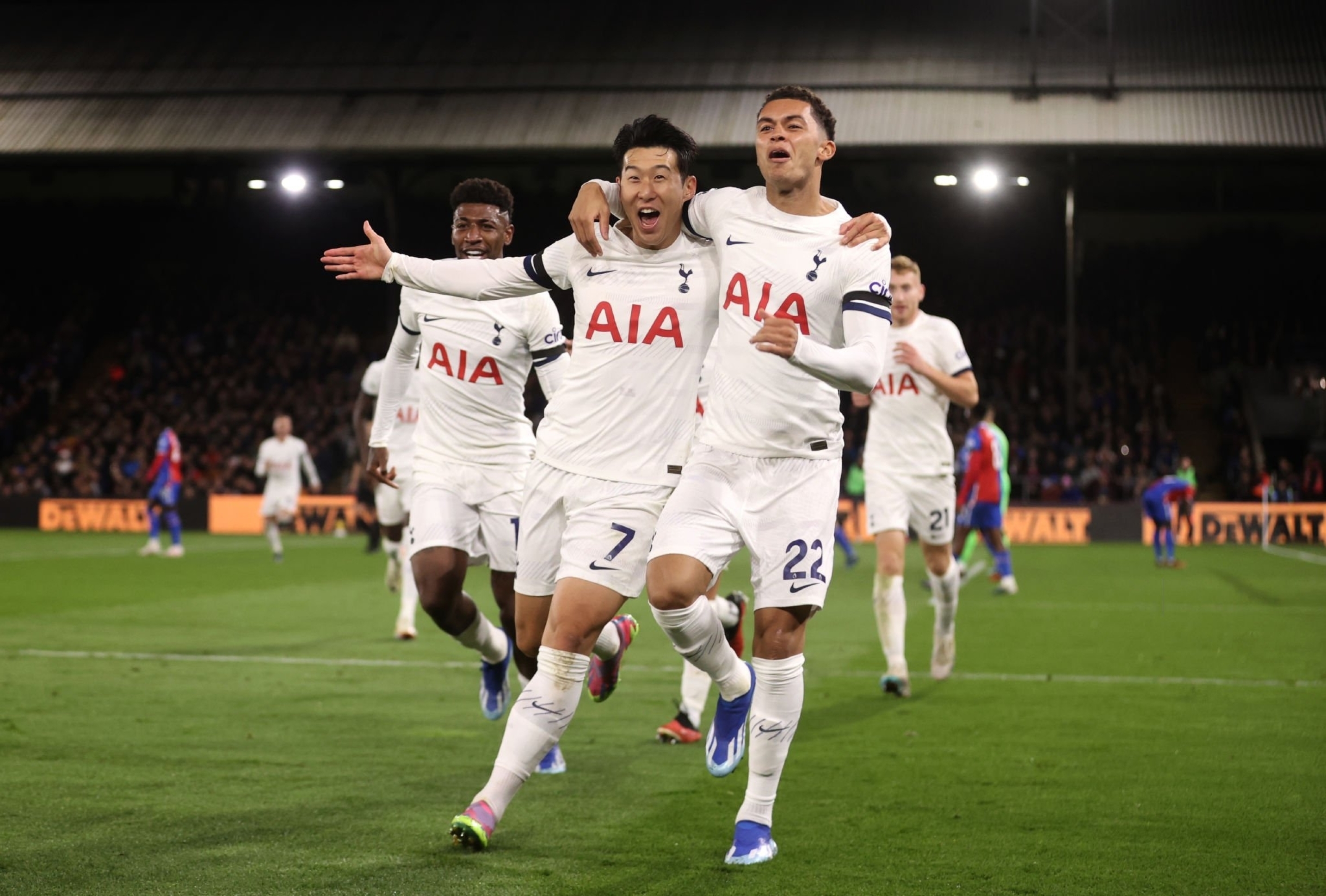 Tottenham vs Chelsea, live! Blues lead 9-man Spurs - Live updates, how to  watch, videos - NBC Sports